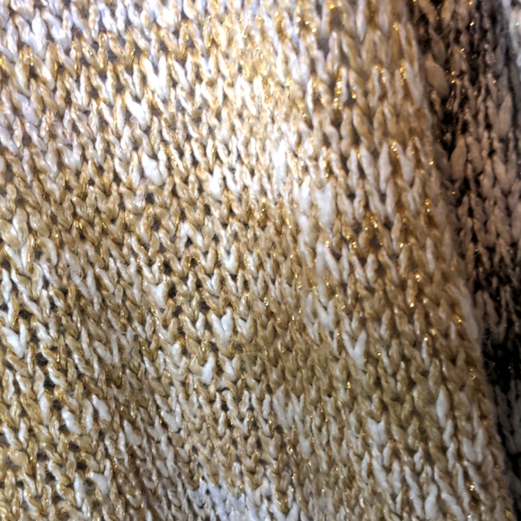 R D Style Sweater - Picture 4 of 6